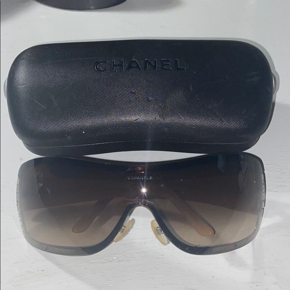 CHANEL sunglasses